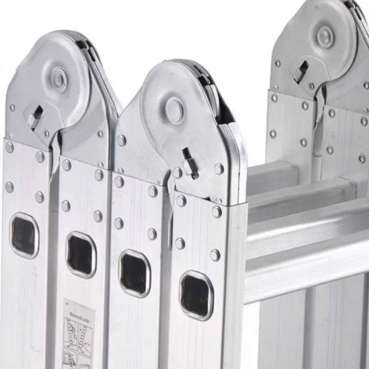 Escalera Extensible de Aluminio Alpina de 16 - 32 Escalones - Pinturerias  Sagitario